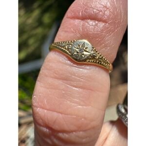 Antique 14K Yellow Gold Tiny Star Signet Ring Dainty Sz 1.75 Heirloom Pinky Ring